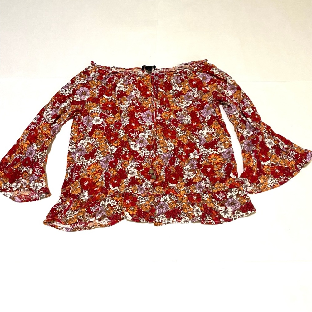 ⭐️ I.N. Studio Red and Orange Ruffled Bell Sleeve Blouse